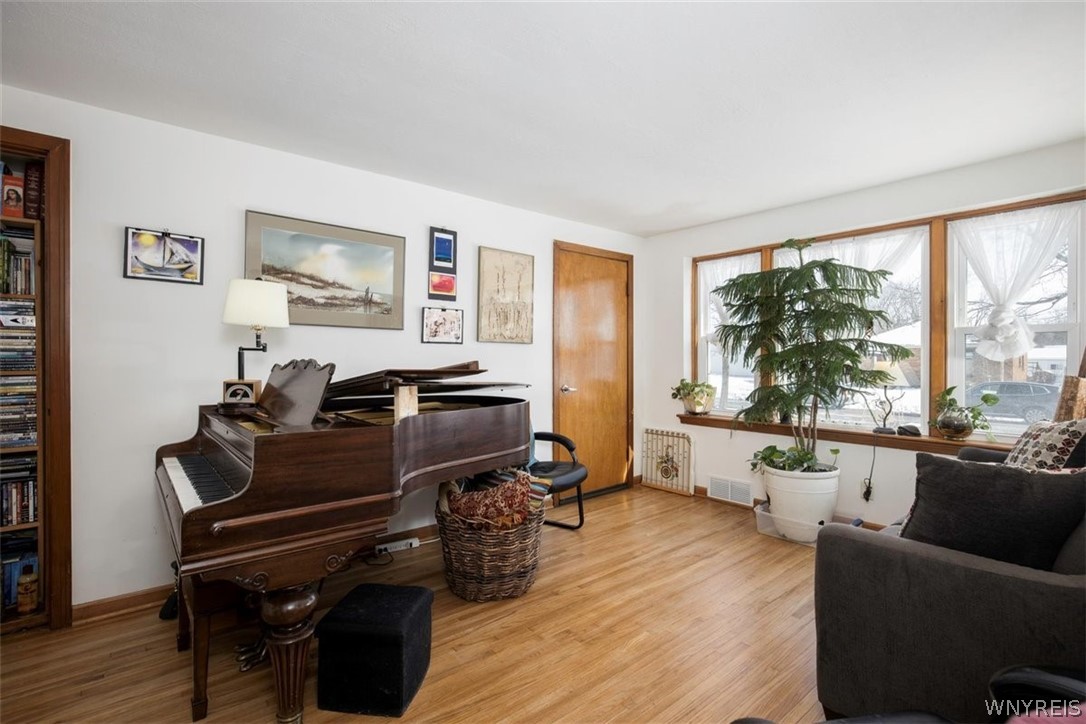 6 Mapleview Road Cheektowaga, NY 14225 - Photo 2 of 22