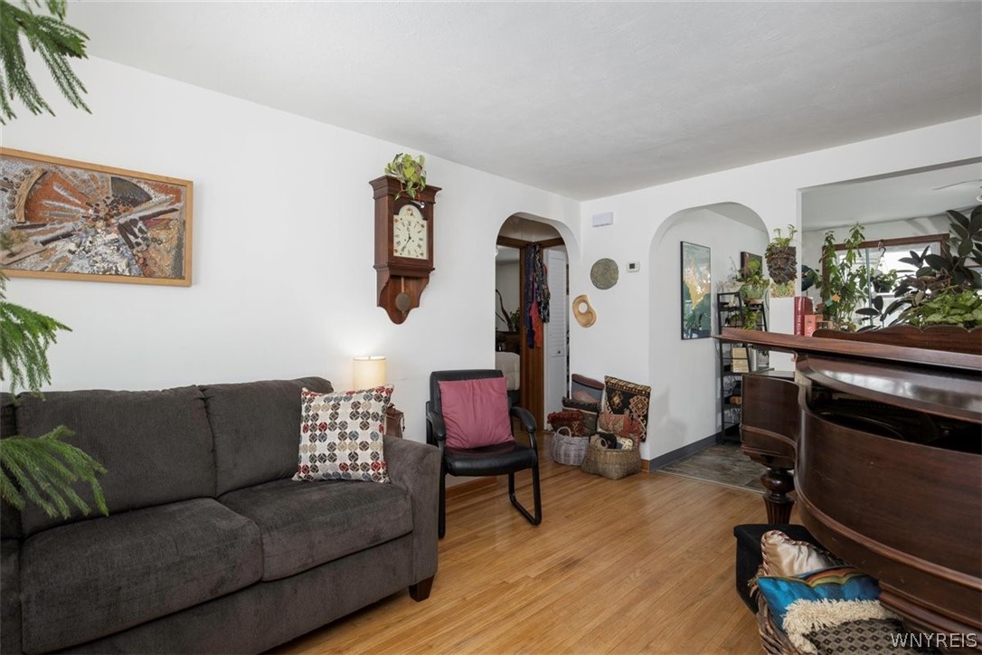 6 Mapleview Road Cheektowaga, NY 14225 - Photo 3 of 22