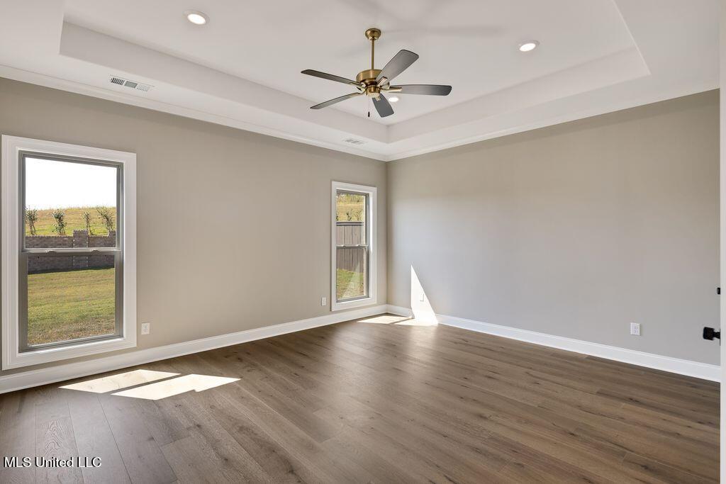 2115 Livingston Way Hernando, MS 38632 - Photo 16 of 41 Primary Bedroom