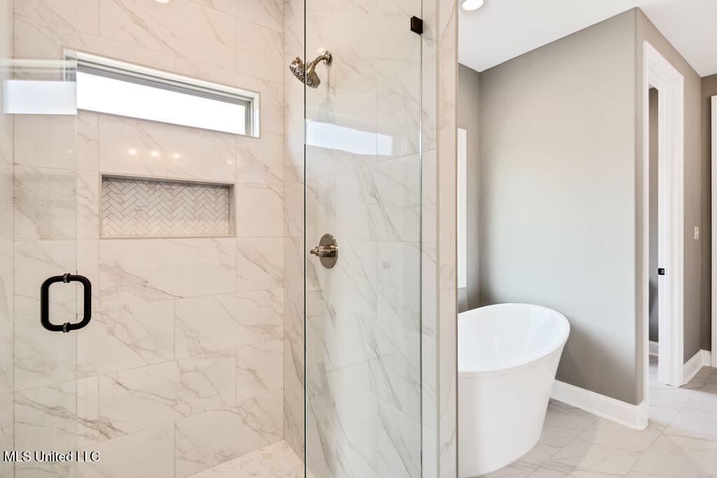 2115 Livingston Way Hernando, MS 38632 - Photo 19 of 41 Primary Bath