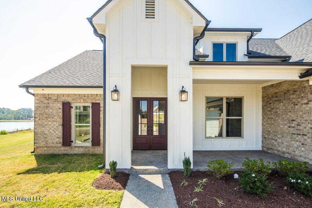 2115 Livingston Way Hernando, MS 38632 - Photo 2 of 41 7D4B69A4-CF31-4D98-BE5E-9C882C123A4F