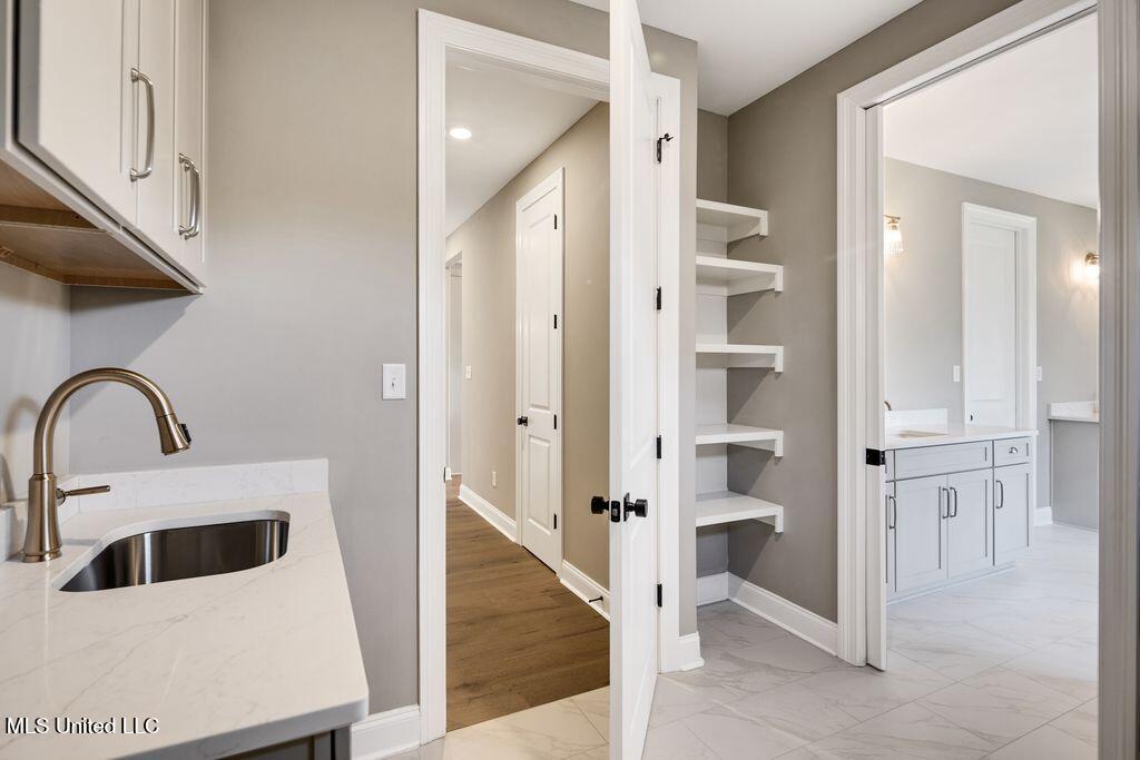 2115 Livingston Way Hernando, MS 38632 - Photo 24 of 41 Laundry Room