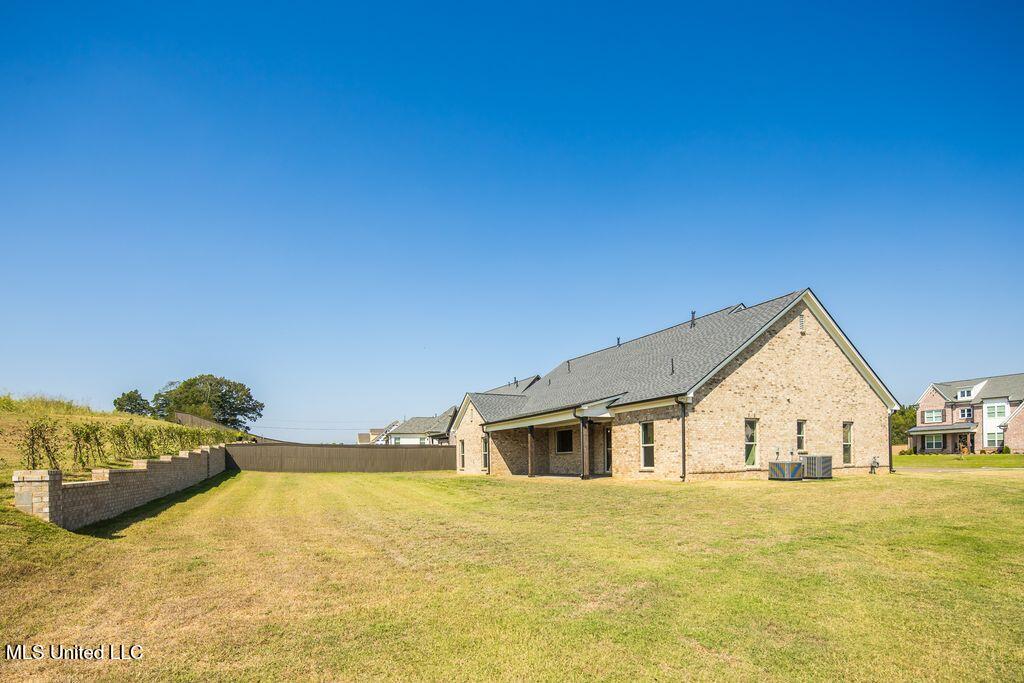 2115 Livingston Way Hernando, MS 38632 - Photo 38 of 41 41EA9651-C406-4F99-8B8A-172AEFD9C7F5