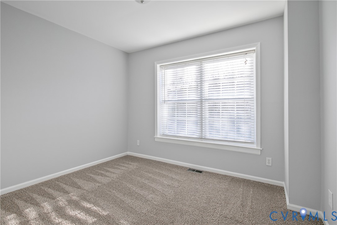 34 Brandywine Court Colonial Heights, VA 23834 - Photo 23 of 30 an empty room with a window