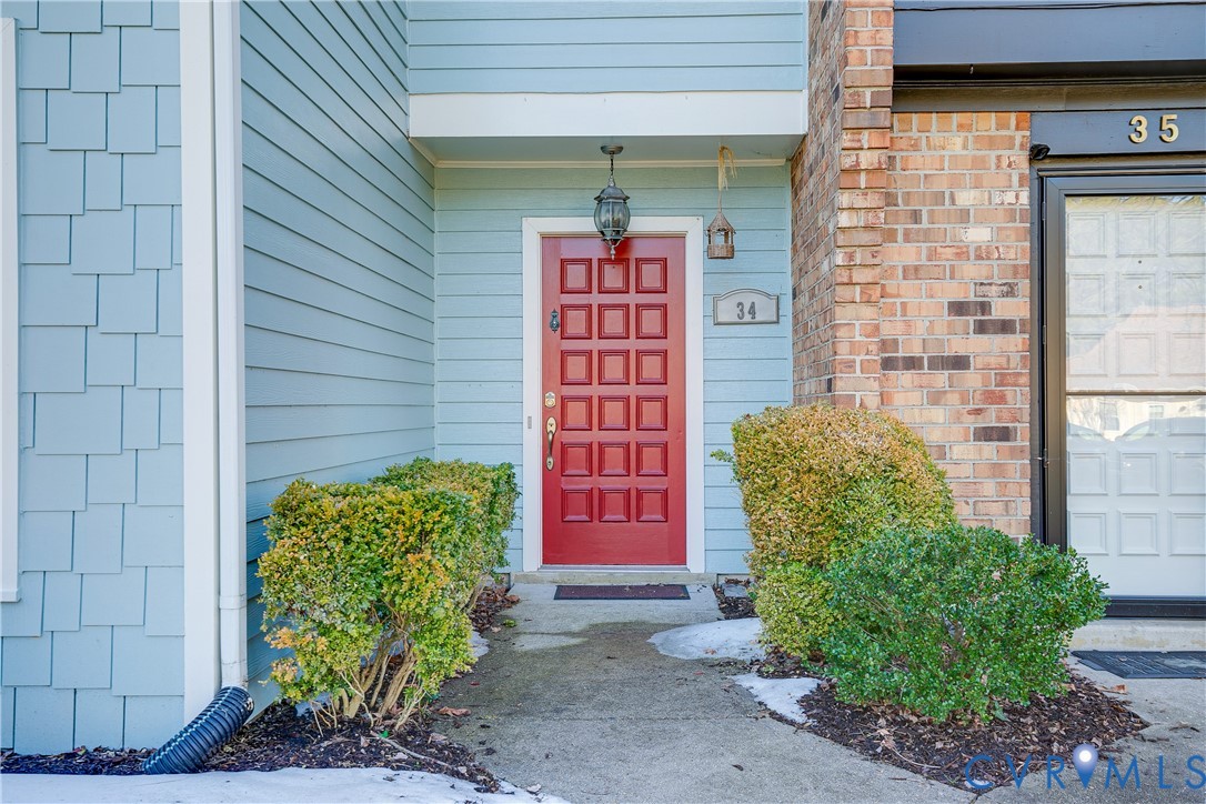 34 Brandywine Court Colonial Heights, VA 23834 - Photo 3 of 30 a front view of a house