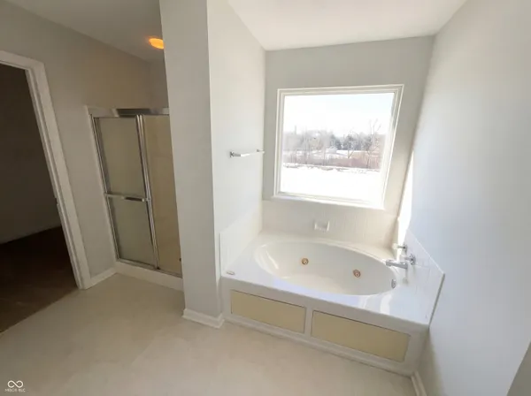 $560,000 | 6767 Woodcliff Circle, Zionsville, IN 46077
