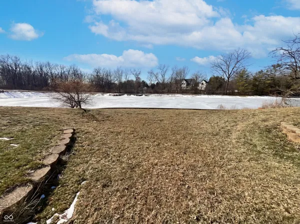 $560,000 | 6767 Woodcliff Circle, Zionsville, IN 46077