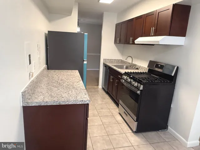 $2,100 | 3300 Woodburn Village Drive, Unit 23, Annandale, VA 22003