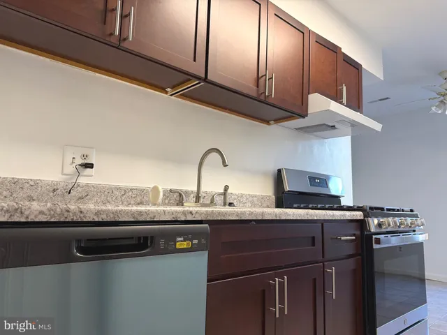 $2,100 | 3300 Woodburn Village Drive, Unit 23, Annandale, VA 22003