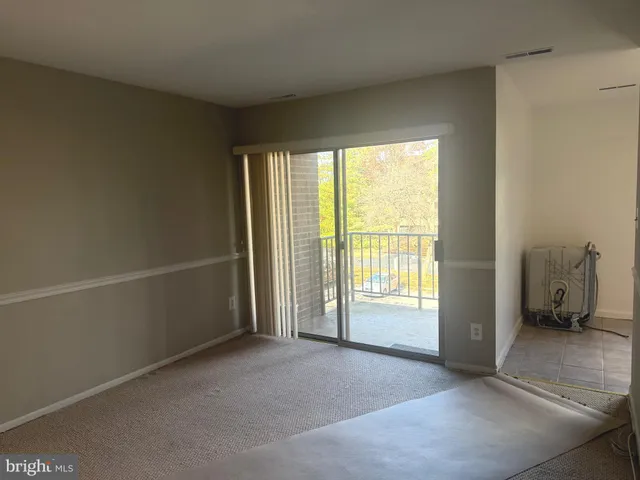 $2,100 | 3300 Woodburn Village Drive, Unit 23, Annandale, VA 22003