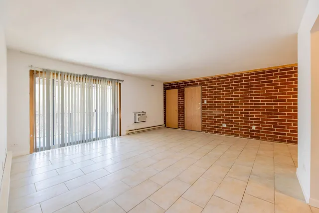 $1,400 | 1950 Canal Street, Unit 3D, Blue Island, IL 60406