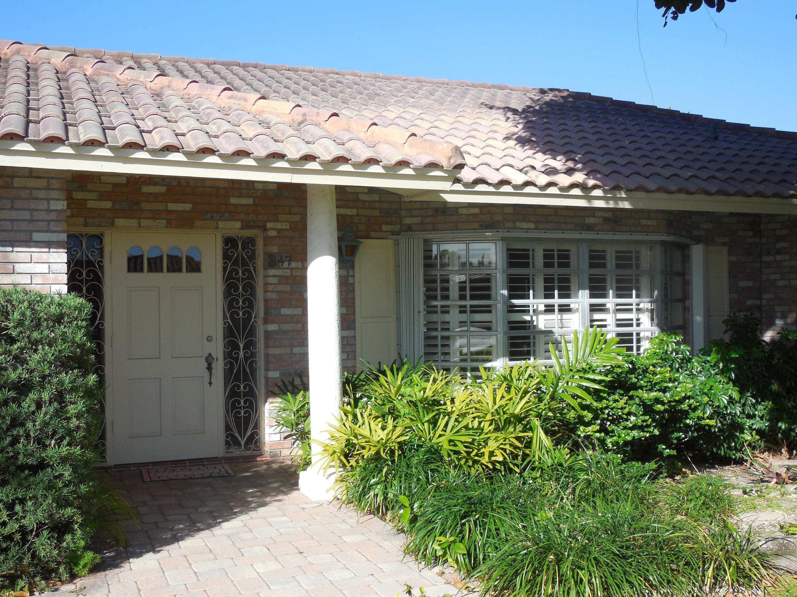 847 Enfield Street Boca Raton, FL 33487 - Photo 3 of 12 Entrance