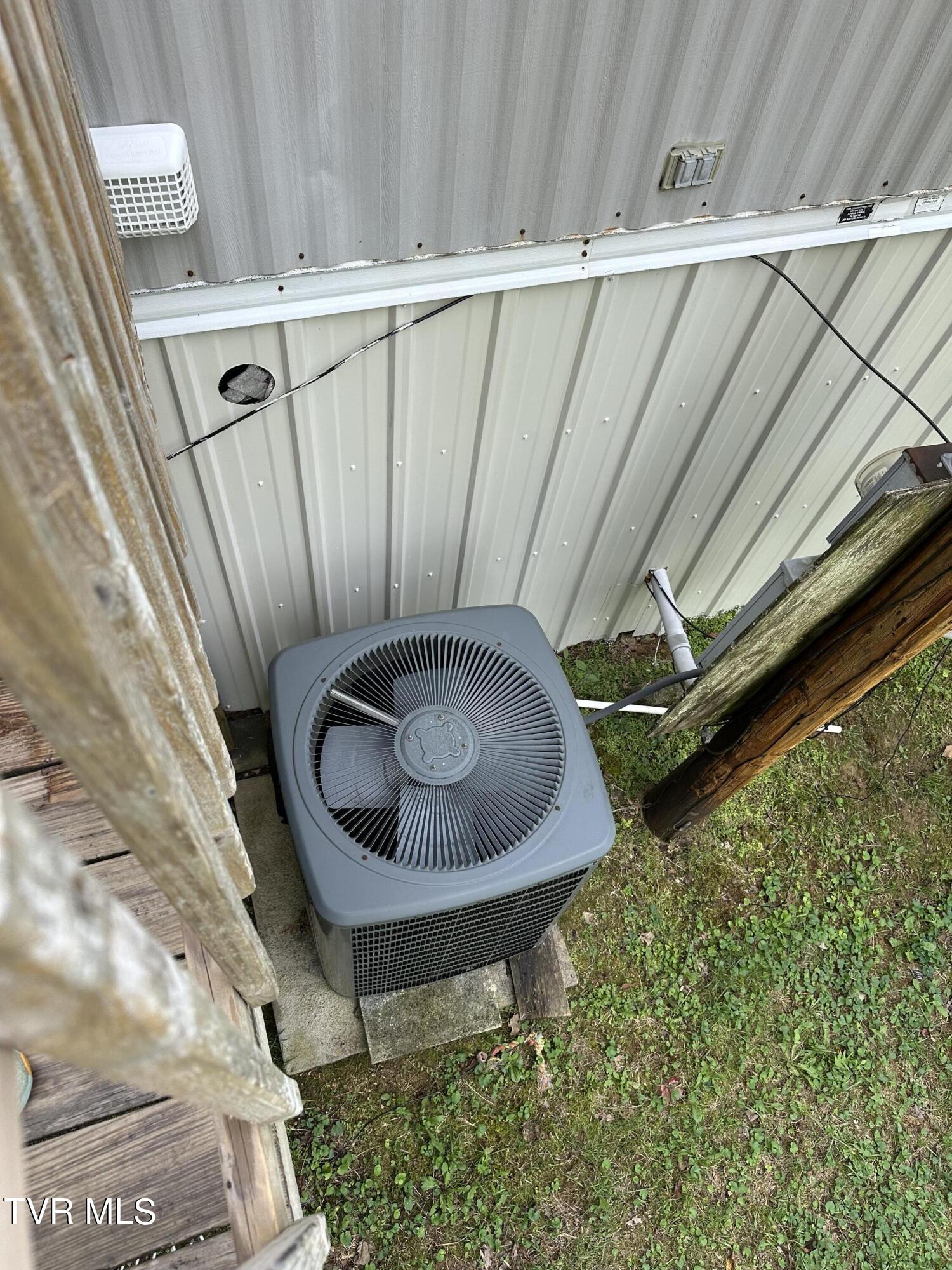 1370 Lovelace Road Fall Branch, TN 37656 - Photo 49 of 55 Heating cooling
