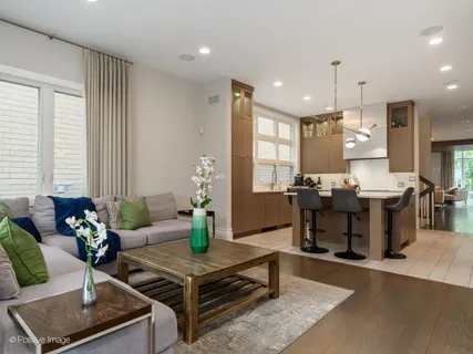 $1,699,900 | 1844 West Erie Street, Chicago, IL 60622