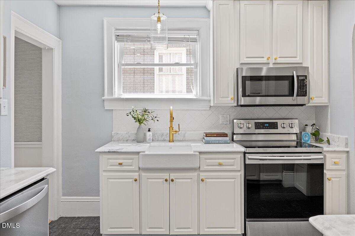 2143 Cowper Drive Raleigh, NC 27608 - Photo 27 of 53 19-2A1A6361