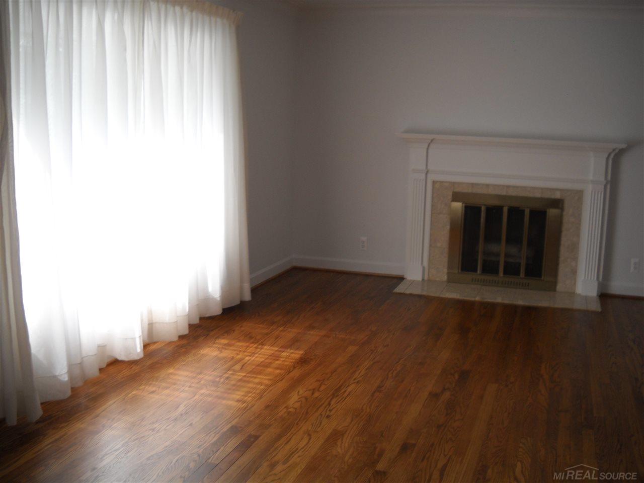 1200 Torrey Road Grosse Pointe, MI 48236 - Photo 37 of 59 31260937-39.JPG