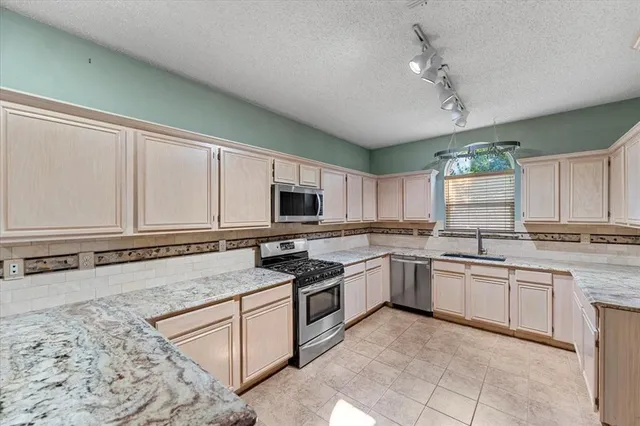 $3,200 | 6752 MacIntosh Drive, Plano, TX 75023