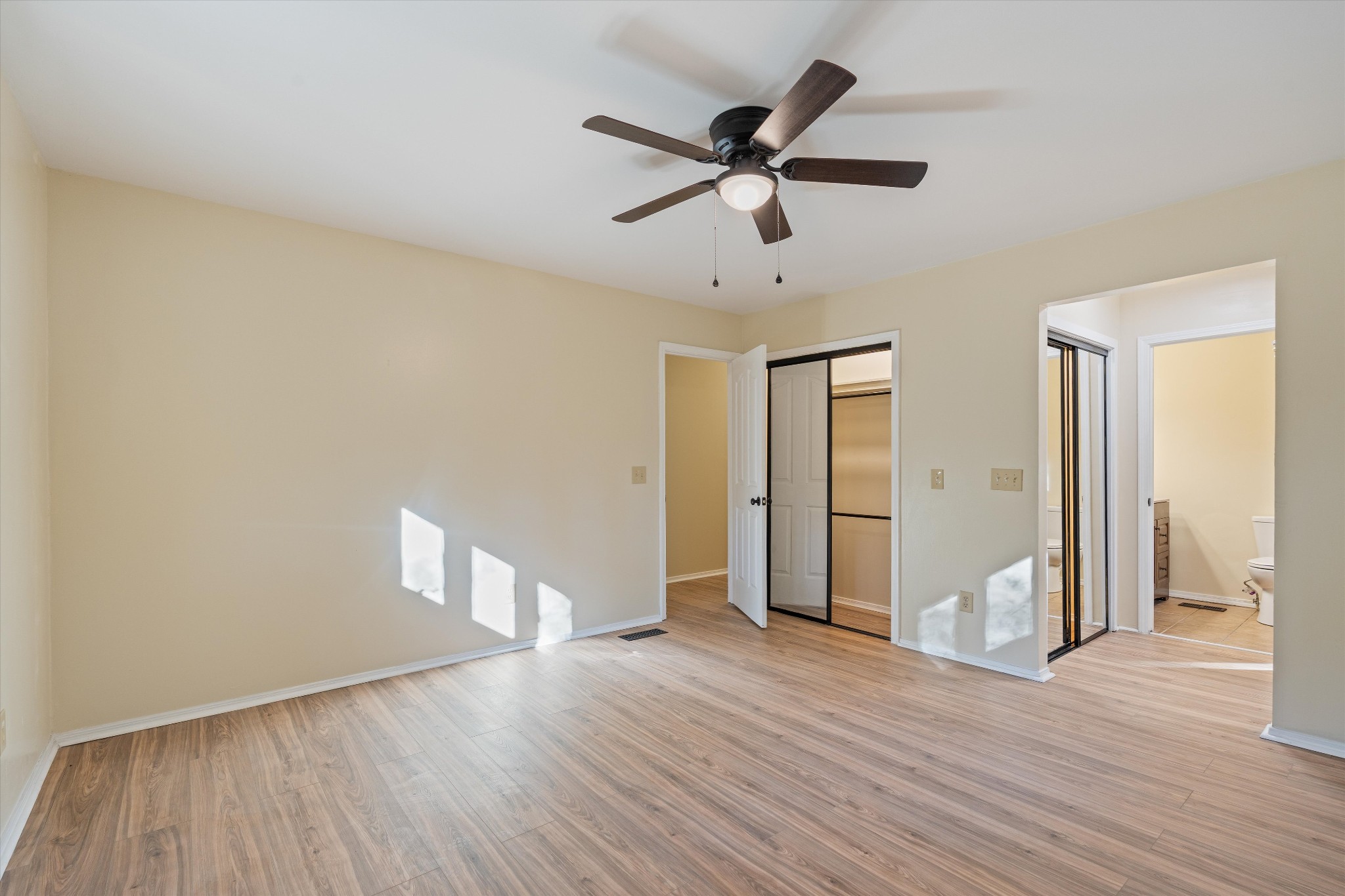 31 Volunteer Circle Carthage, TN 37030 - Photo 31 of 52 a view of an empty room and wooden floor