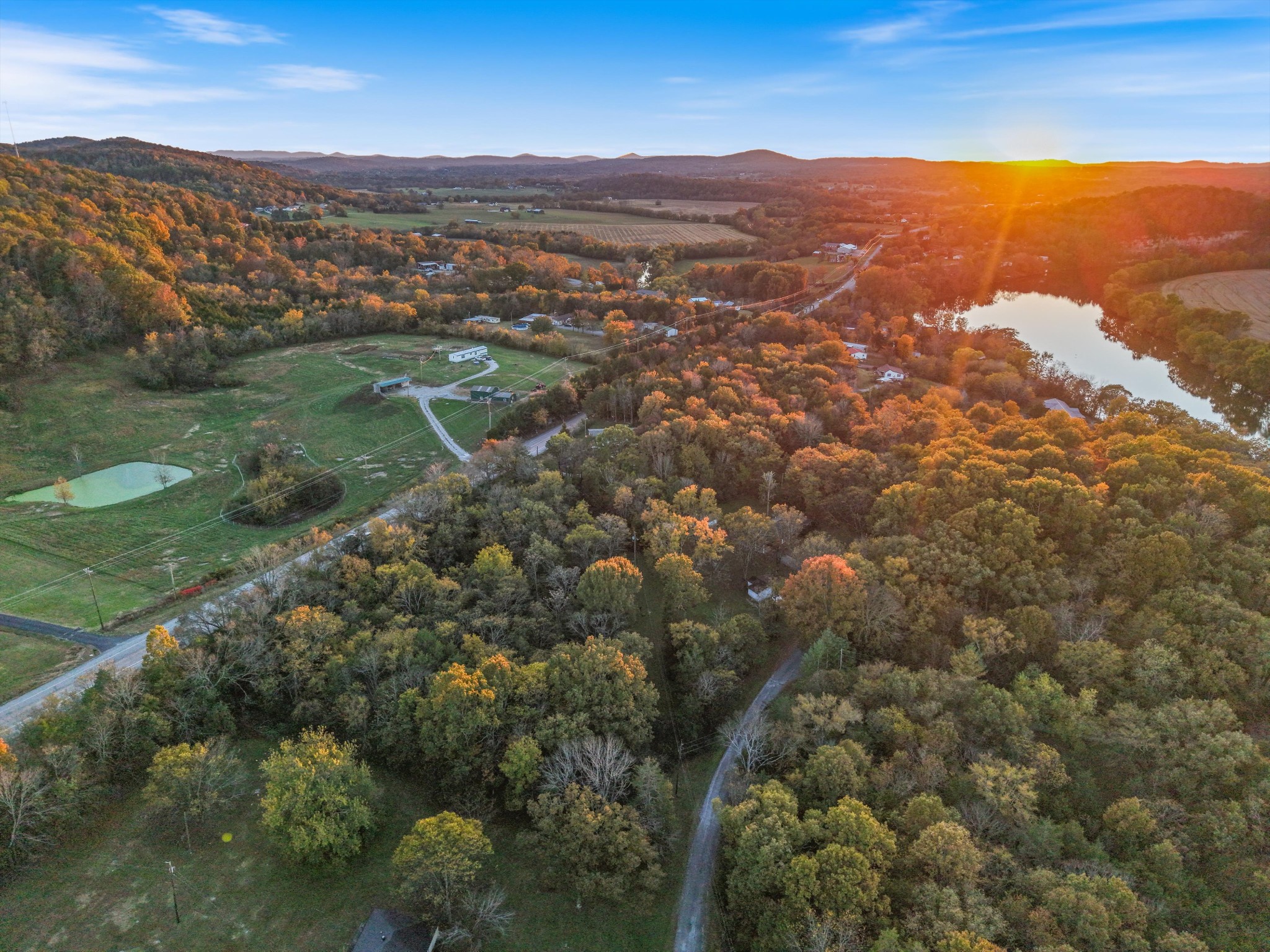 31 Volunteer Circle Carthage, TN 37030 - Photo 49 of 52 a view of city and mountain