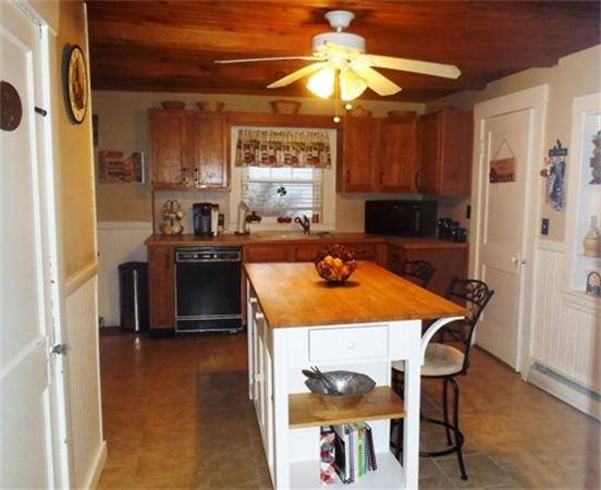 29 County Road Burlington, MA 01803 - Photo 4 of 30 Gallery Image 4