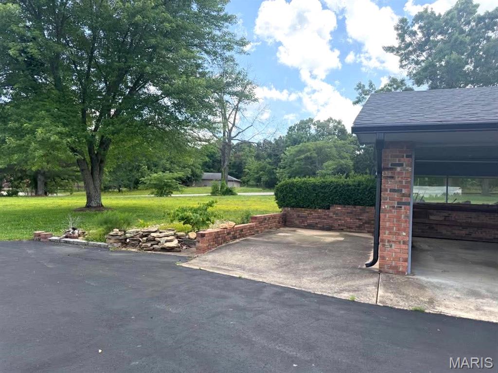 26541 Lake Shore Road Lebanon, MO 65536 - Photo 6 of 56