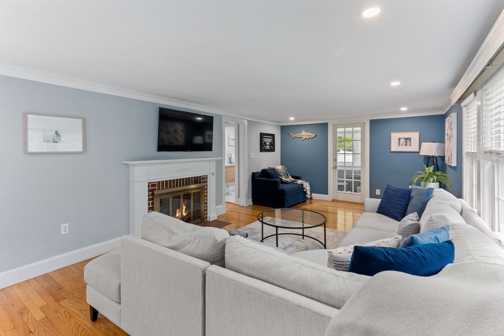 10 Forrest Road Walpole, MA 02081 - Photo 19 of 34 Gallery Image 19