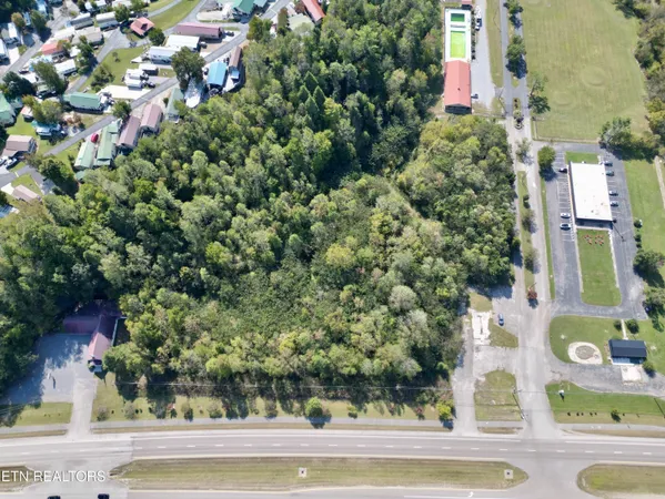 $499,000 | 7062 East Lamar Alexander Parkway, Townsend, TN 37882