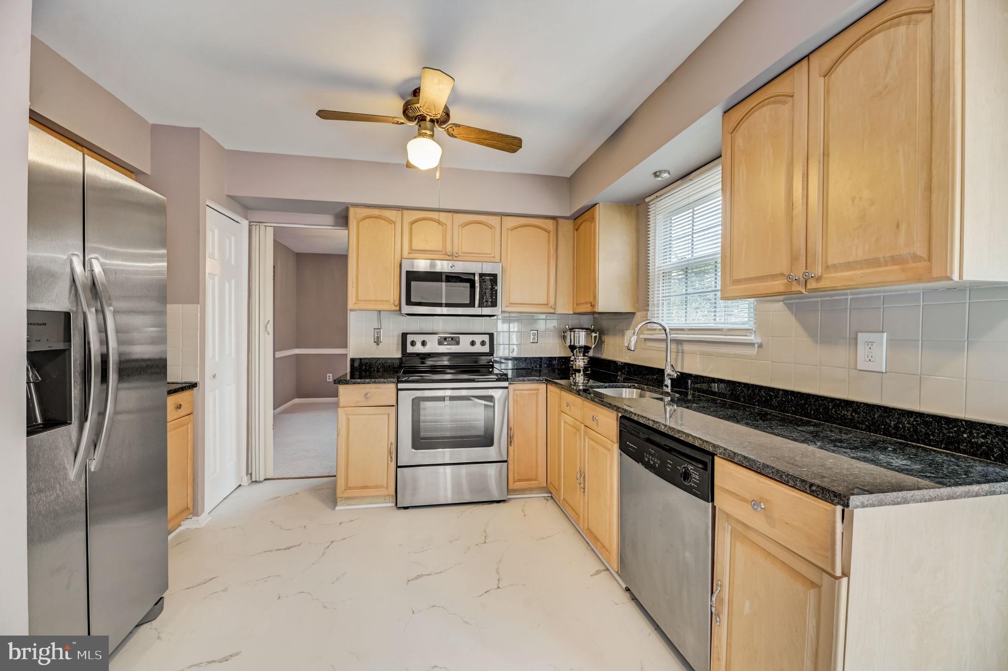 303 Rabbitt Road Gaithersburg, MD 20878 - Photo 16 of 80 Remodeled Kitchen w/ Granite Counter Top!