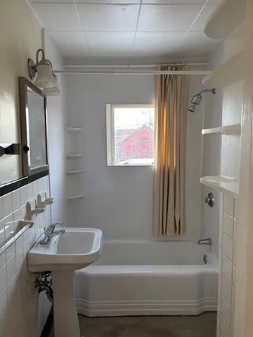 $1,575 | 44 State Street, Unit 2F, Northampton, MA 01060