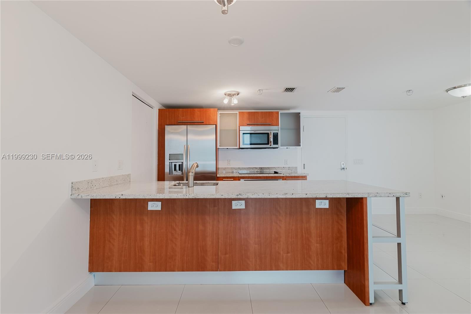 185 Southwest 7th Street, Unit 2007 Miami, FL 33130 - Photo 3 of 23 Gallery Image 3
