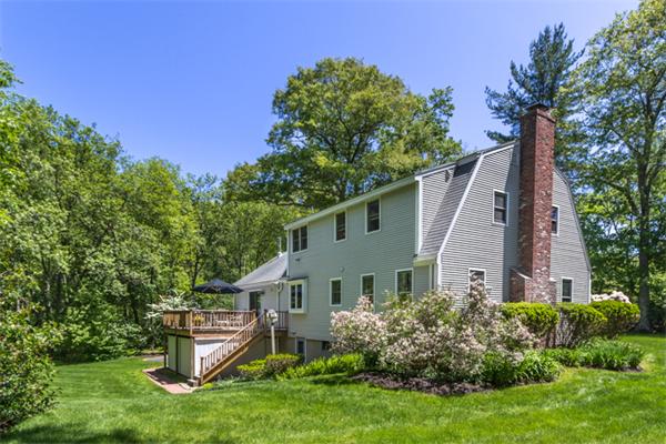 429 Linebrook Road Ipswich, MA 01938 - Photo 27 of 30 front view of house with a yard
