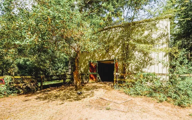 en empty room with windows