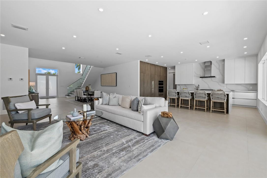 3204 Dover Road Pompano Beach, FL 33062 - Photo 14 of 73 Great Room Overlooks The Kitchen