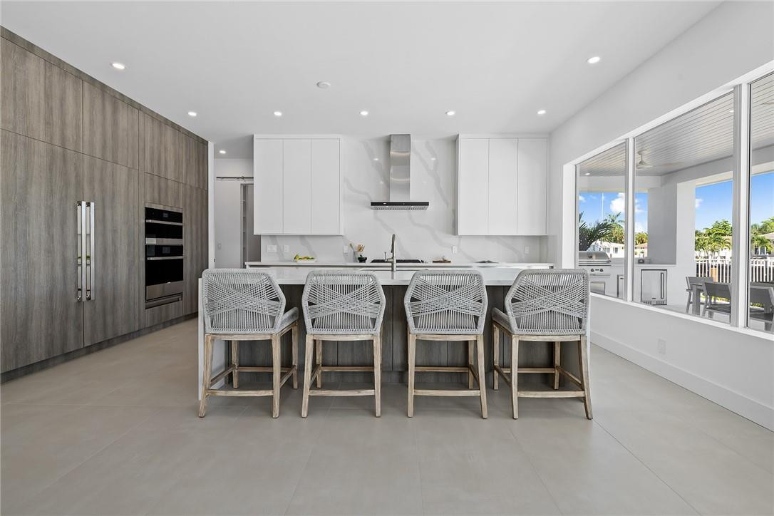 3204 Dover Road Pompano Beach, FL 33062 - Photo 17 of 73 Large Center Island