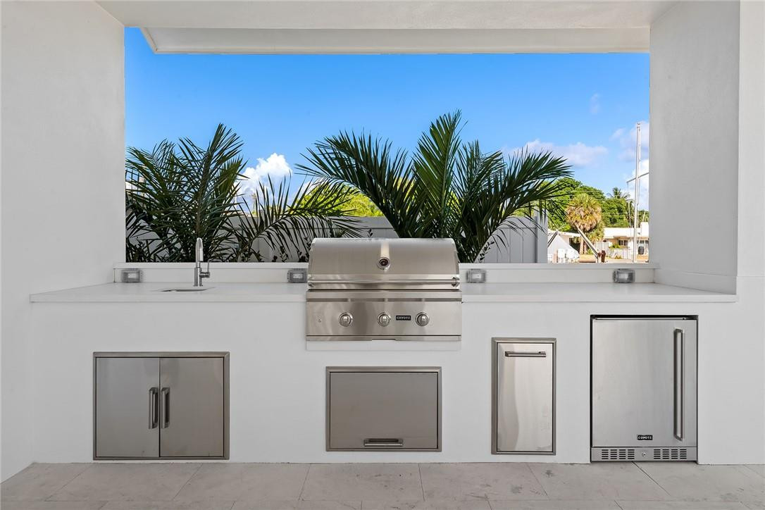 3204 Dover Road Pompano Beach, FL 33062 - Photo 25 of 73 Full Summer Kitchen