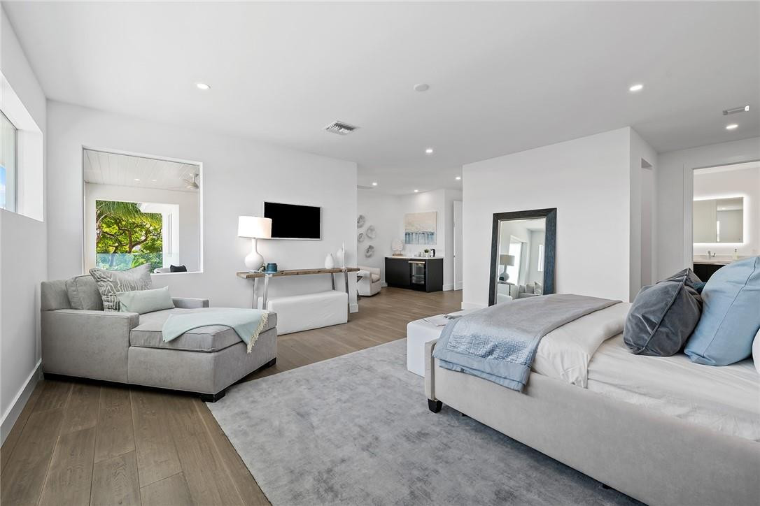 3204 Dover Road Pompano Beach, FL 33062 - Photo 45 of 73 Primary Suite With Sitting Area