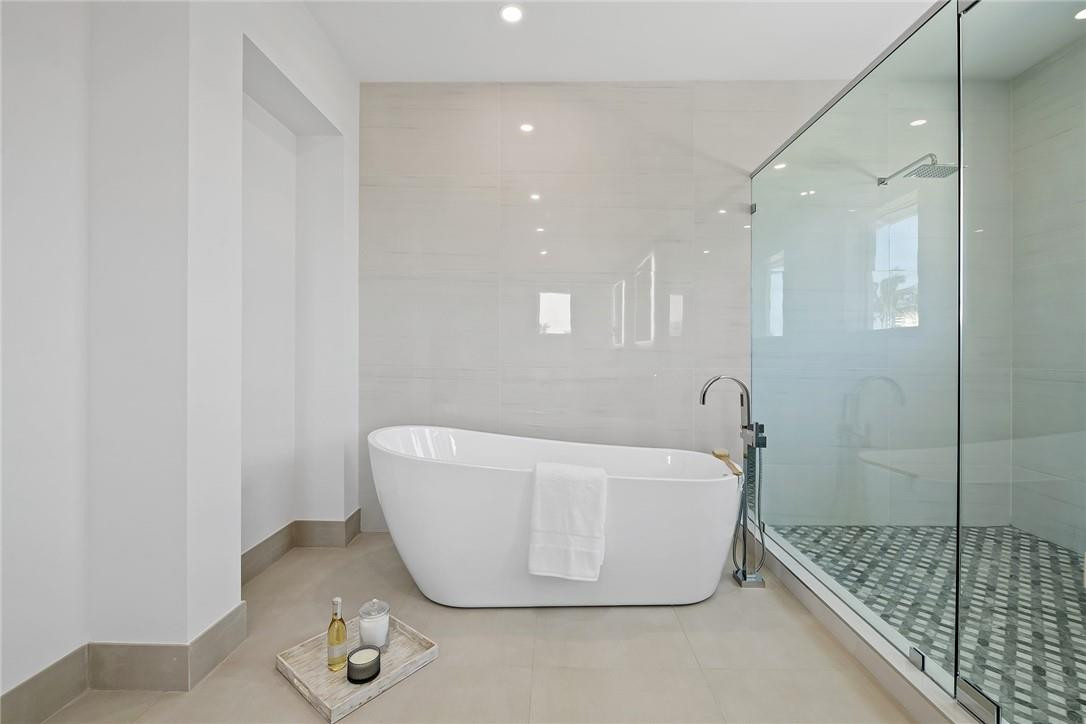 3204 Dover Road Pompano Beach, FL 33062 - Photo 50 of 73 Primary Bathroom