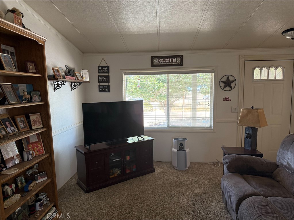 6473 Chevoit Road Phelan, CA 92371 - Photo 14 of 69