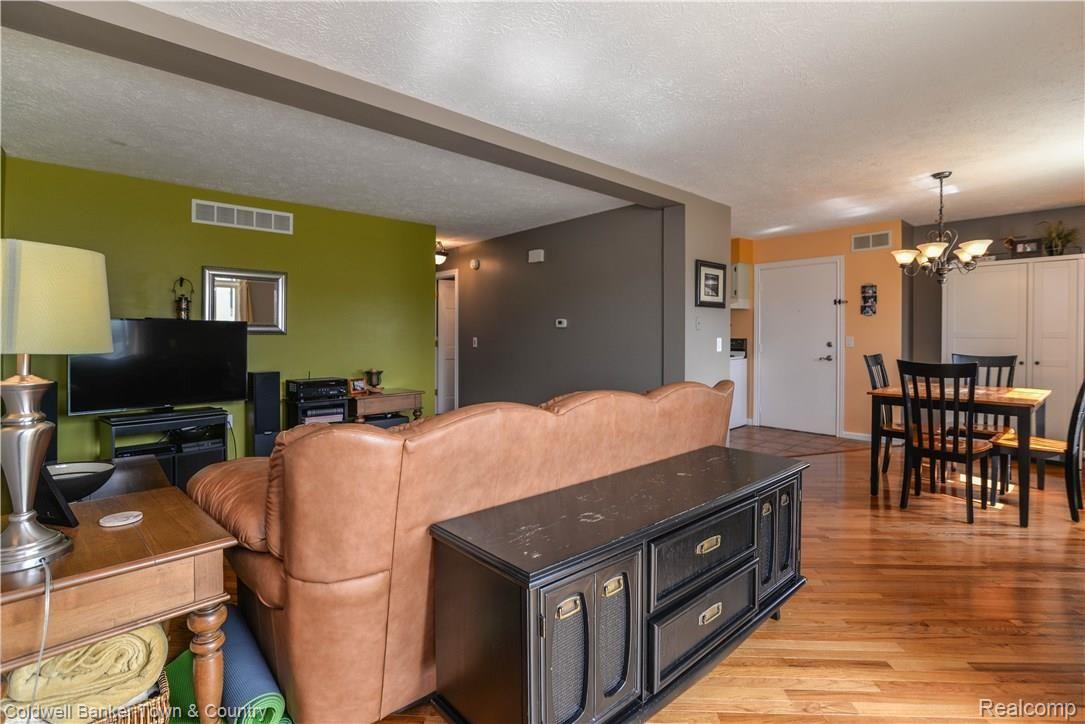 27216 Spaulding Road New Hudson, MI 48165 - Photo 17 of 38 AUG_79.jpg