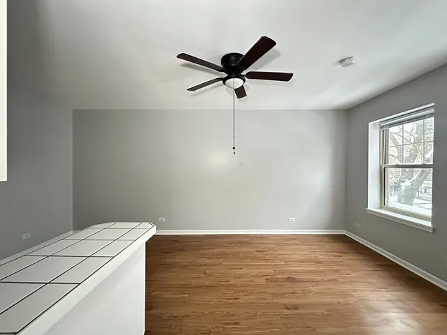 $1,250 | 4031 North Kenmore Avenue, Unit 203, Chicago, IL 60613