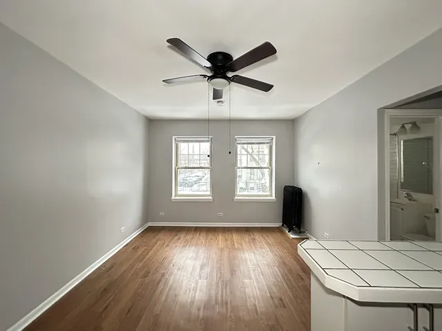 $1,250 | 4031 North Kenmore Avenue, Unit 203, Chicago, IL 60613