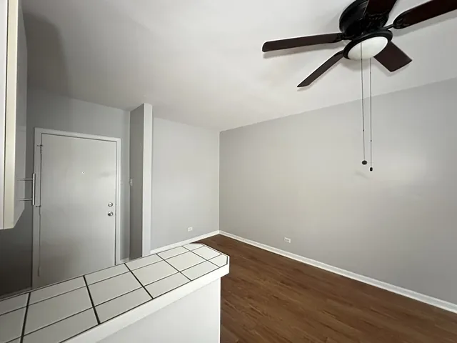 $1,250 | 4031 North Kenmore Avenue, Unit 203, Chicago, IL 60613