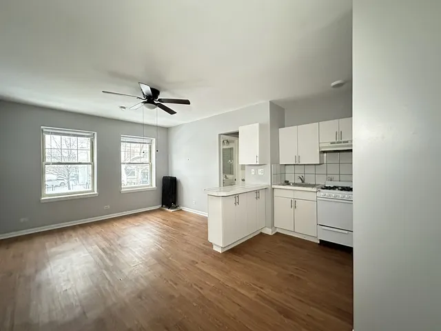 $1,250 | 4031 North Kenmore Avenue, Unit 203, Chicago, IL 60613