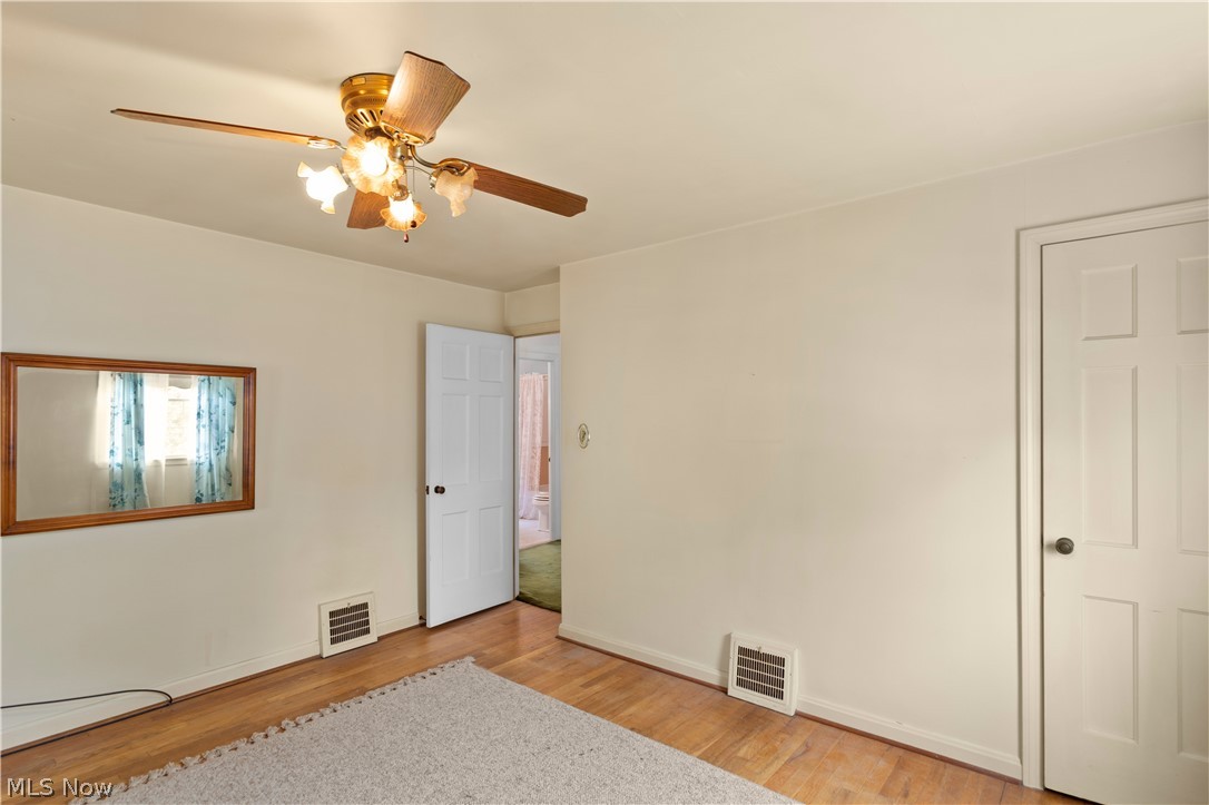 1371 Gordon Road Lyndhurst, OH 44124 - Photo 22 of 31