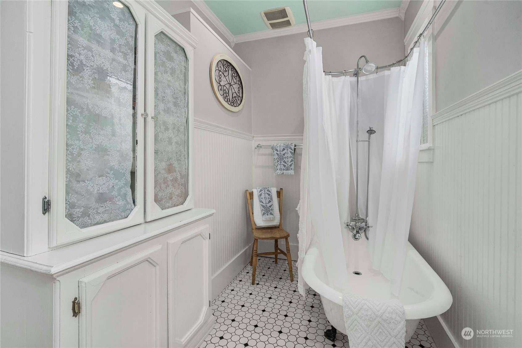 2510 Rockefeller Avenue Everett, WA 98201 - Photo 14 of 40 a bathroom with a sink and a mirror