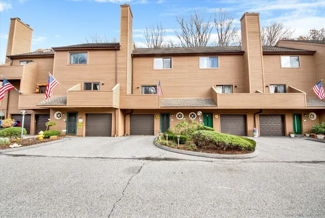 $325,000 | 55 Cross Street, Unit B6, Danbury, CT 06810