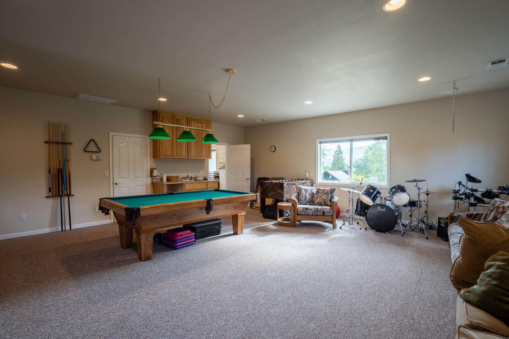 1585 Ridge Way Medford, OR 97504 - Photo 44 of 78 1585 Ridge Way - MLS - Sony-31
