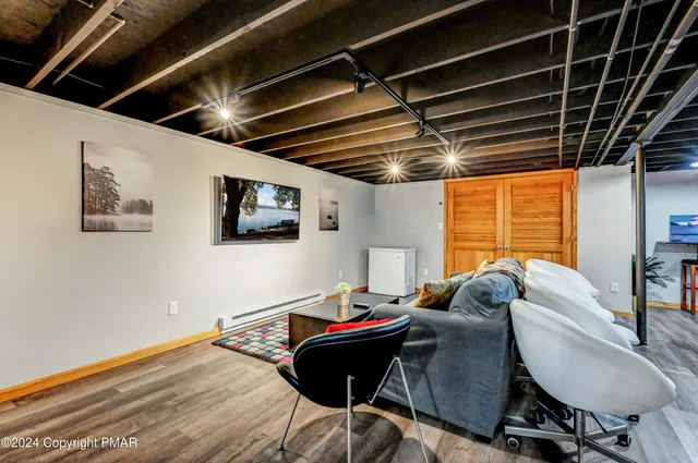 $560,000 | 275 Tanglewood Drive, Pocono Pines, PA 18346