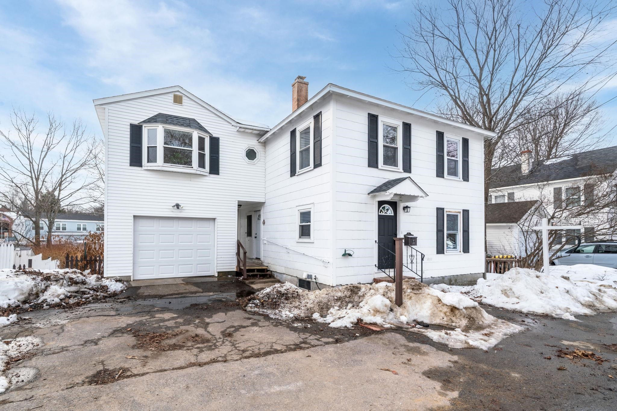 48 Jackson Street Laconia, NH 03246 - Photo 5 of 42