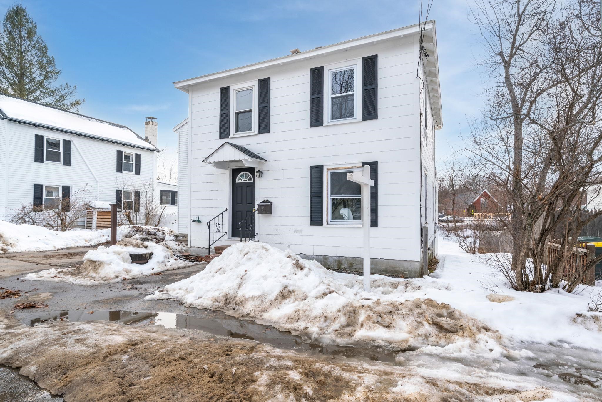 48 Jackson Street Laconia, NH 03246 - Photo 6 of 42